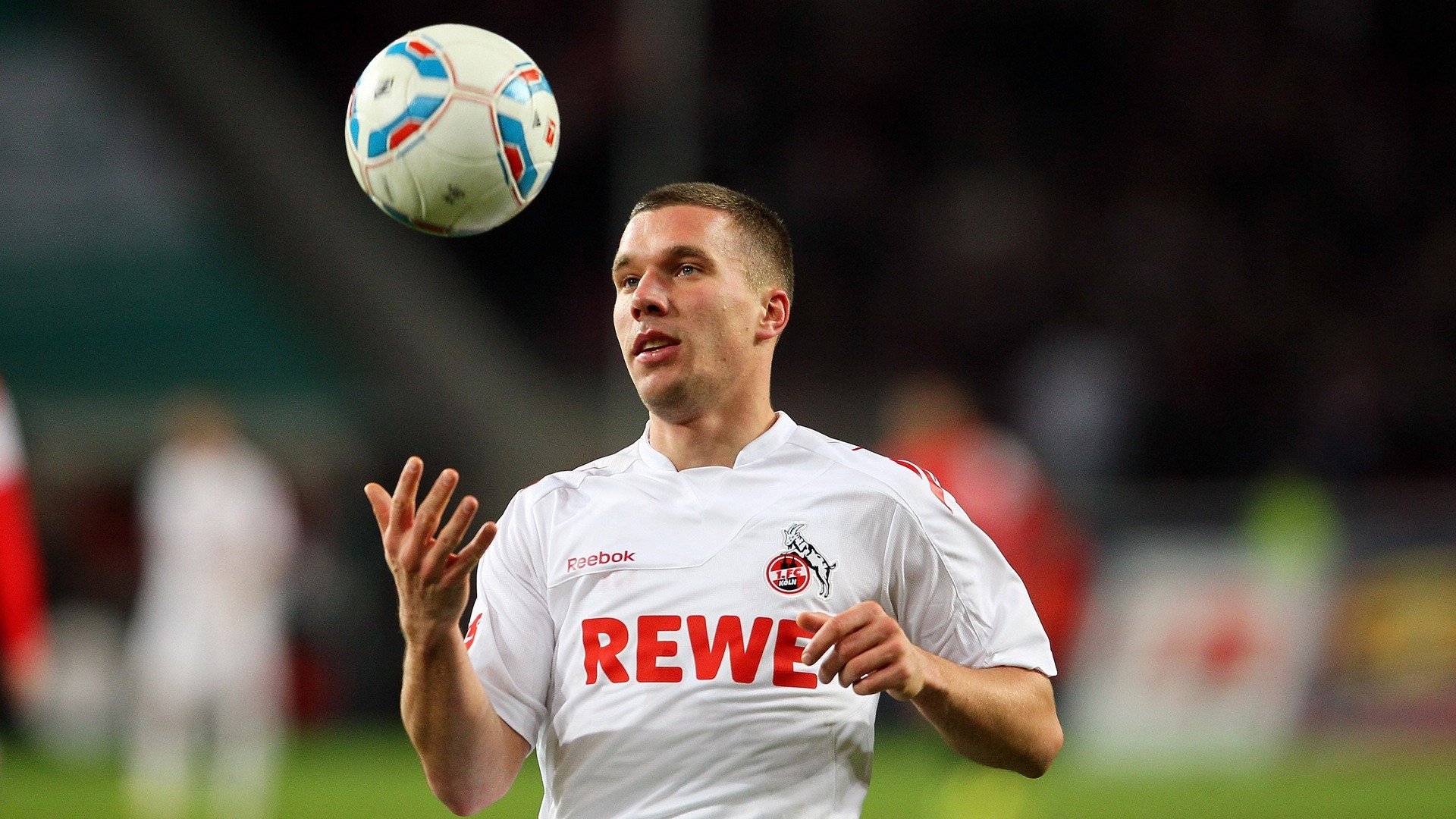 加拿大队赛制评估：如何通过赛制安排提升战术执行力与配合，加拿大队首发