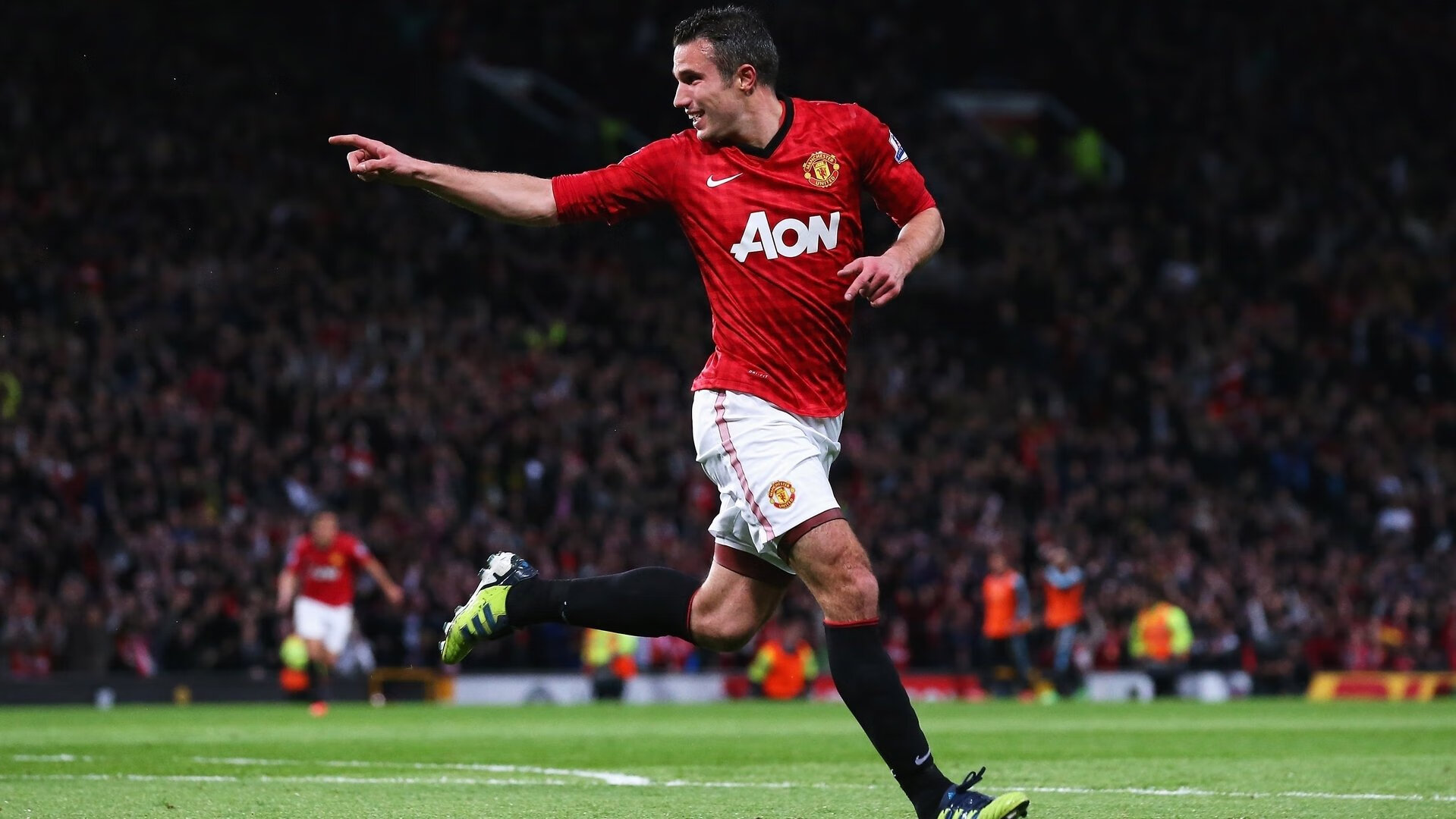 男子蛙泳前25米分段表现差距明显，男子蛙泳100m